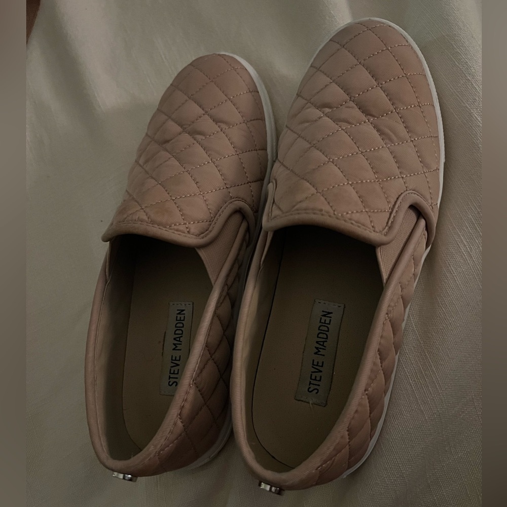 Steve Madden Pink Slides Size 7